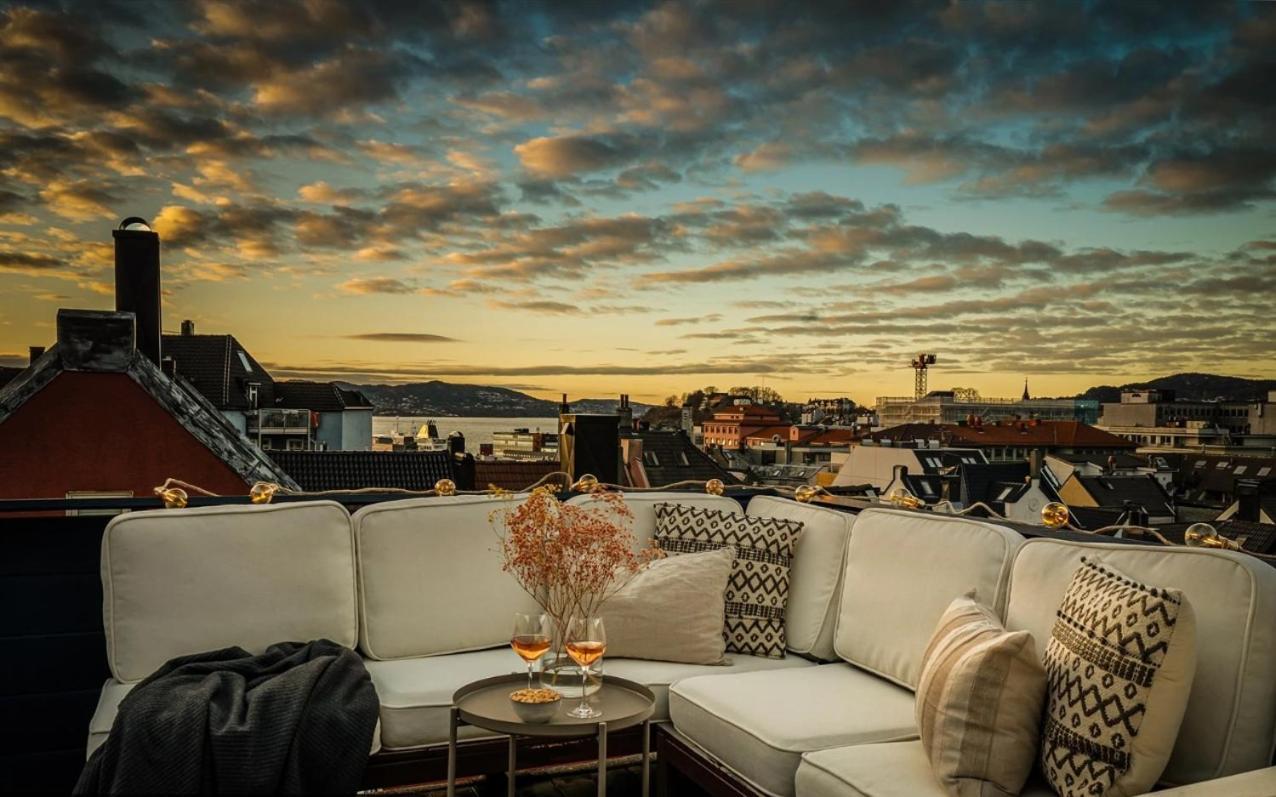 Penthouse In The Heart Of With Beautiful Private Rooftop Appartement Bergen